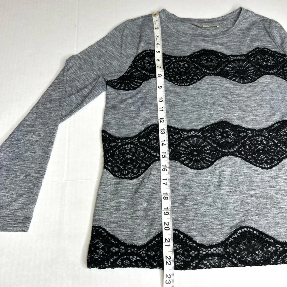 Ann Taylor Loft Medium Petite Gray With Black Embroidered Long Sleeve Blouse